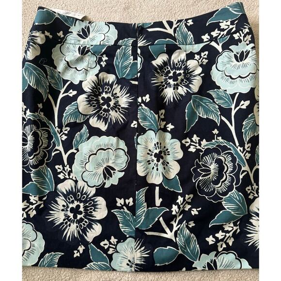 LOFT 6 NWT Blue floral print A-Line skirt. - Picture 4 of 9